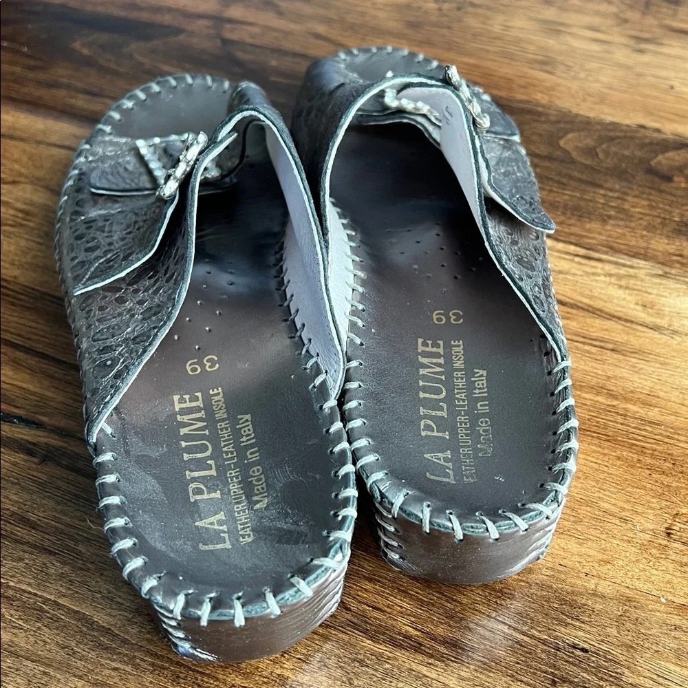 La Plume Jen Rhinestone Leather Slide 39 Silver Like New